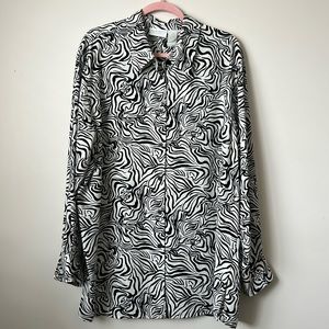 Elizabeth by Liz Claiborne Black & White Abstract Print Button Up, size 18